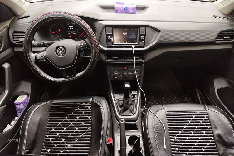 Volkswagen T-Cross 2020 car image #11