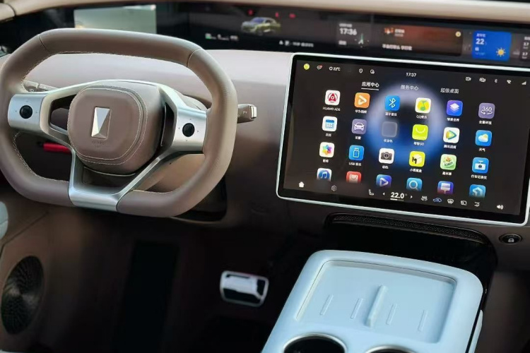 Avatr 07 2024 immagine di auto #11