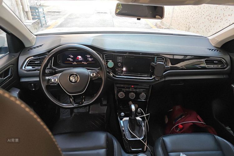 T-Roc 2020 car image #11
