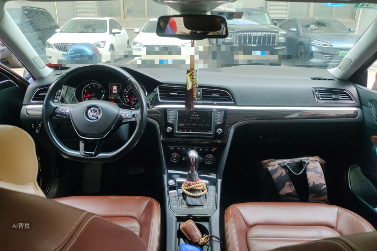 Volkswagen Lamando 2015 car image #11