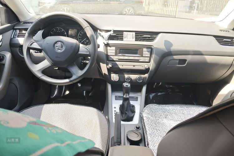 Skoda Octavia 2014 car image #11