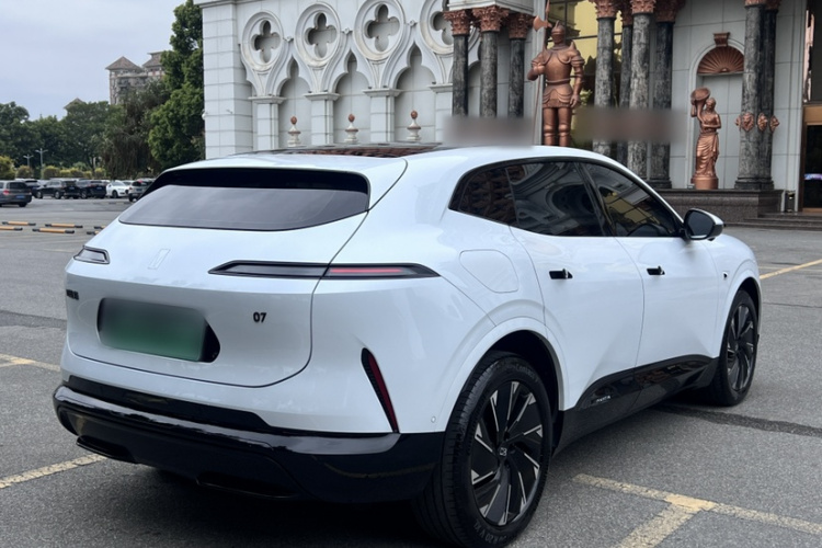 Avatr 07 2025 car image #11