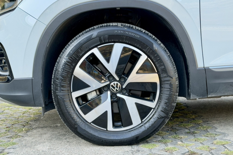 Volkswagen Tayron 2023 immagine di auto #11