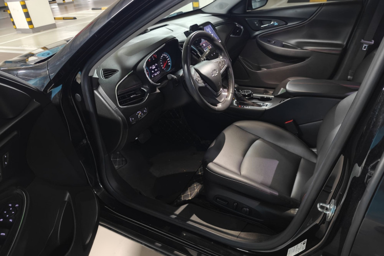 Chevrolet Malibu XL 2022 immagine di auto #11