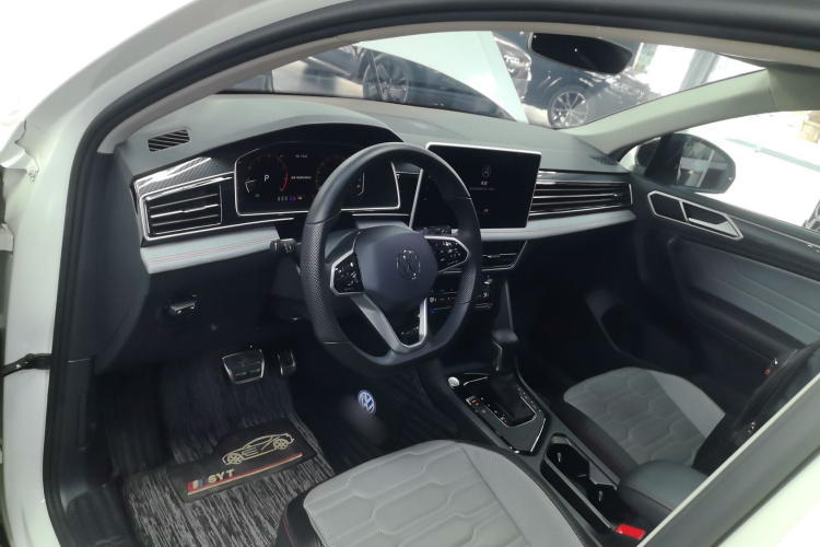 Volkswagen Tiguan X 2023 car image #11