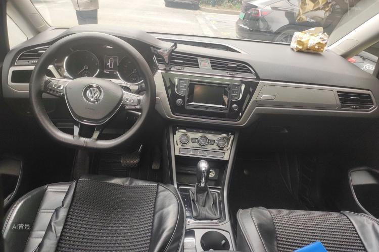 Volkswagen Touran 2017 immagine di auto #11