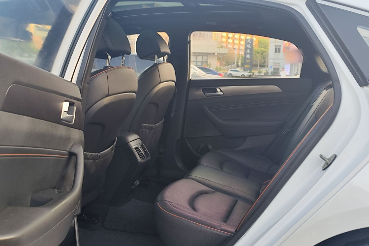 Hyundai Sonata 2015 car image #11