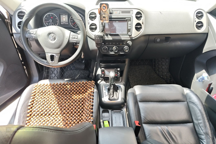 Volkswagen Tiguan 2014 car image #11