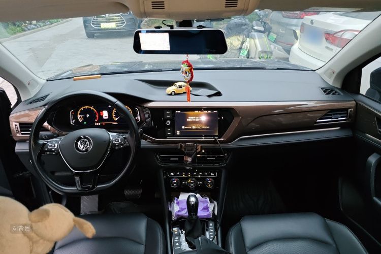 Volkswagen Tharu 2019 car image #11
