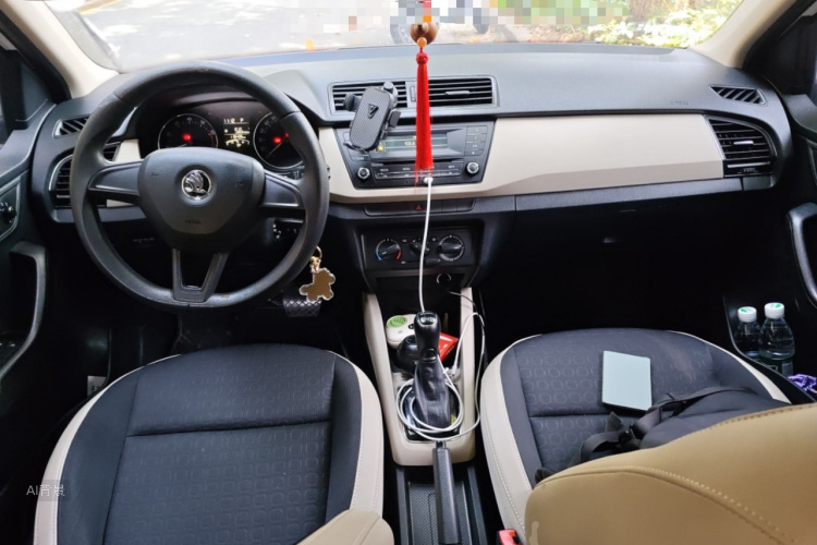 Skoda Fabia 2015 image de voiture #11