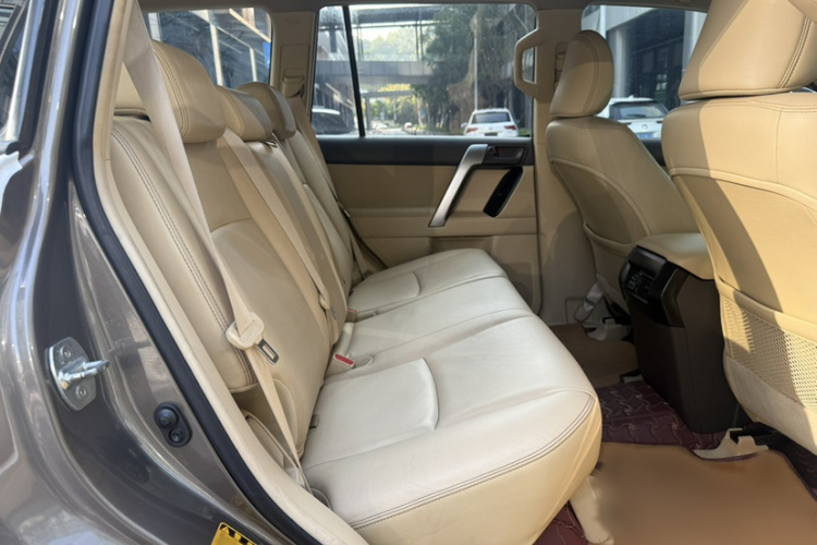 Toyota Land Cruiser Prado 2016 car image #11