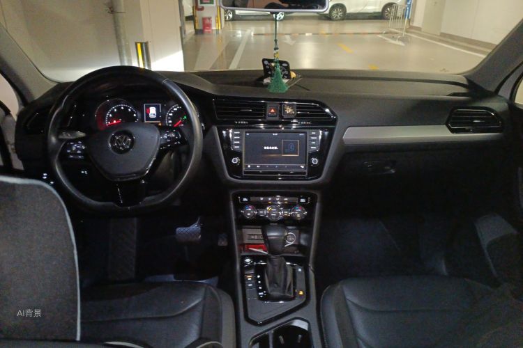 Volkswagen Tiguan L 2018 #11 Volkswagen Tiguan L 2018 car image #11