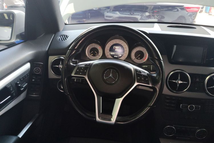 Mercedes-Benz GLK Class 2015 car image #11