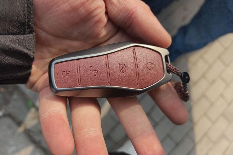 BYD e7 2025 imagem de carro #11