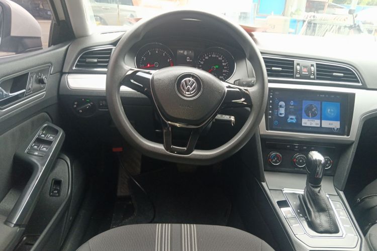 Volkswagen Lamando 2018 immagine di auto #11