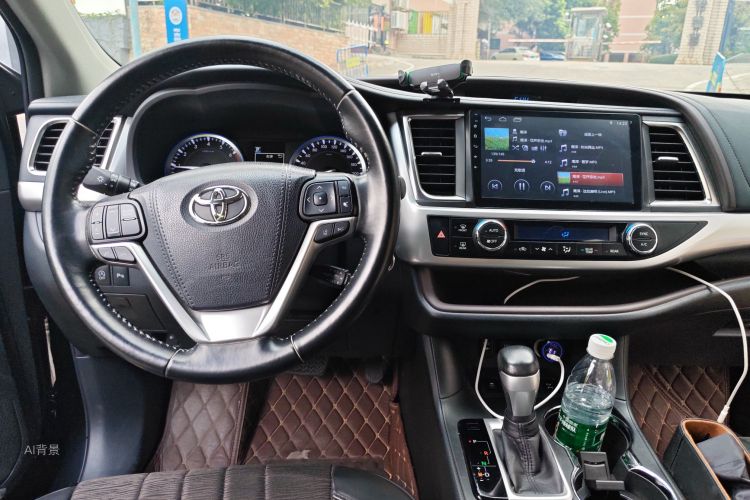 Toyota Highlander 2018 car image #11