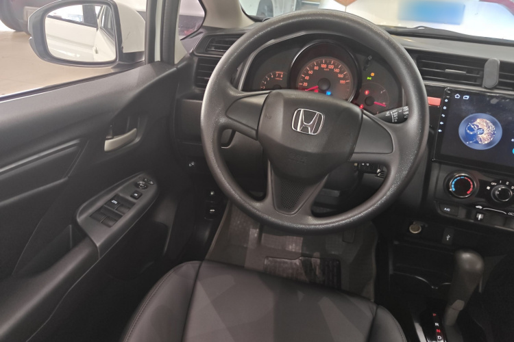 Honda Fit 2015 car image #11