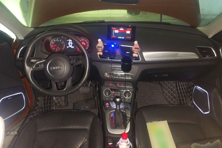 Audi Q3 2018 car image #11