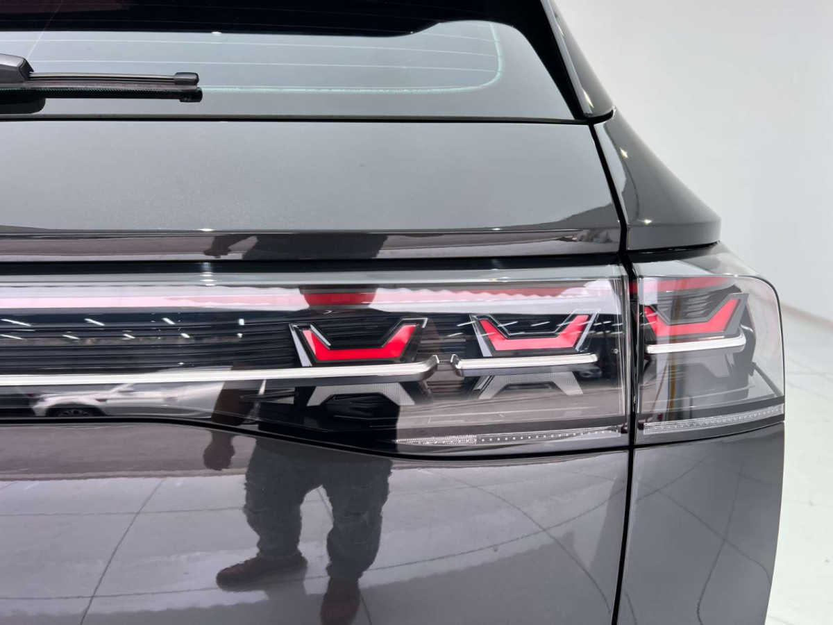 Volkswagen Tavendor 2023 car image #11