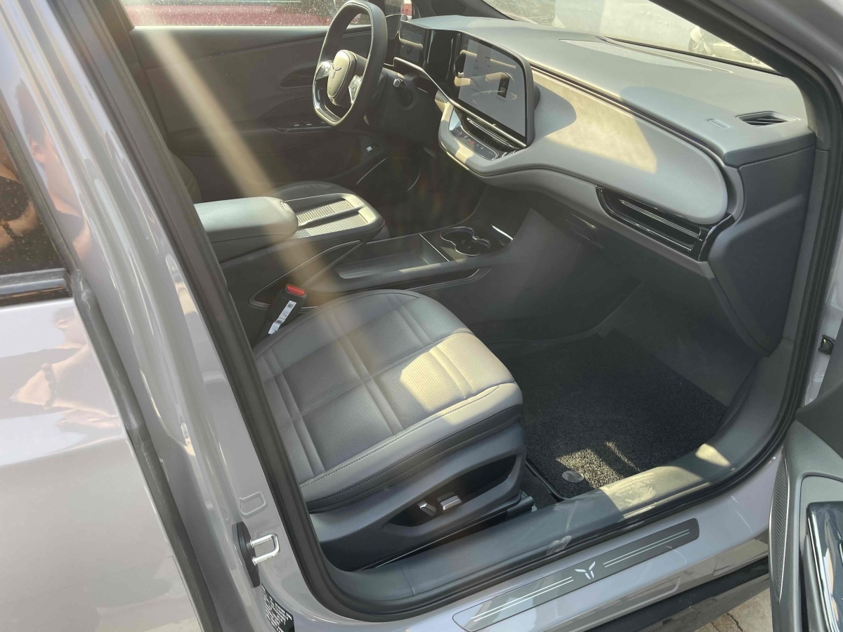 HongQi EH7 2024 #11 HongQi EH7 2024 car image #11