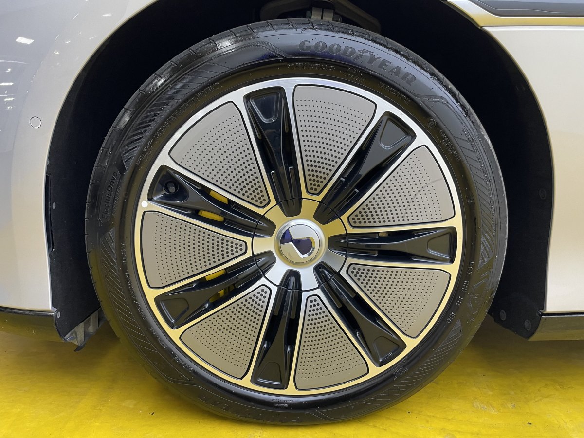 Denza Z9GT 2025 car image #11