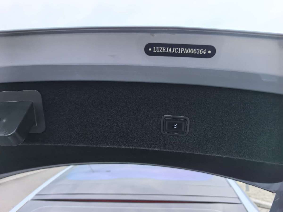 哪吒汽车 哪吒S 2023 汽车图片 #11