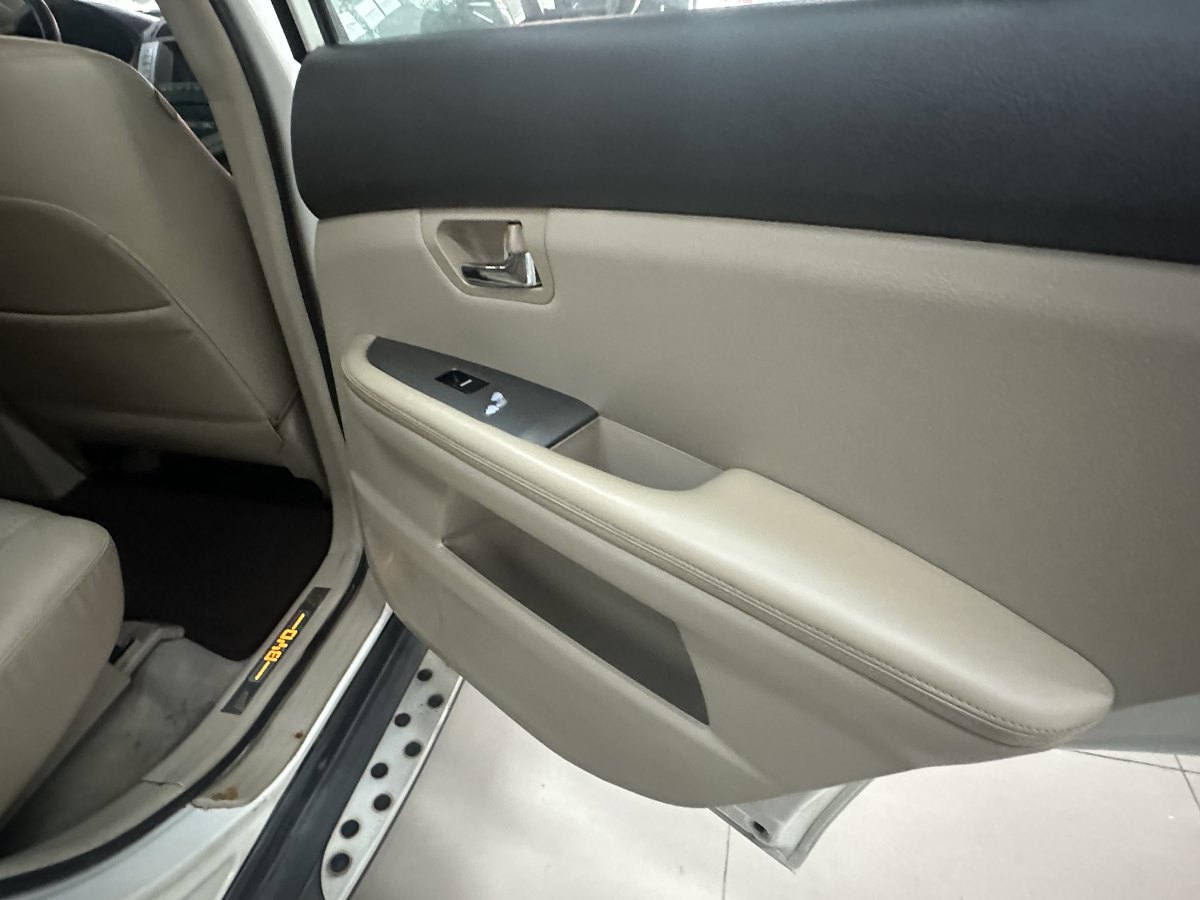 BYD S6 2014 car image #11