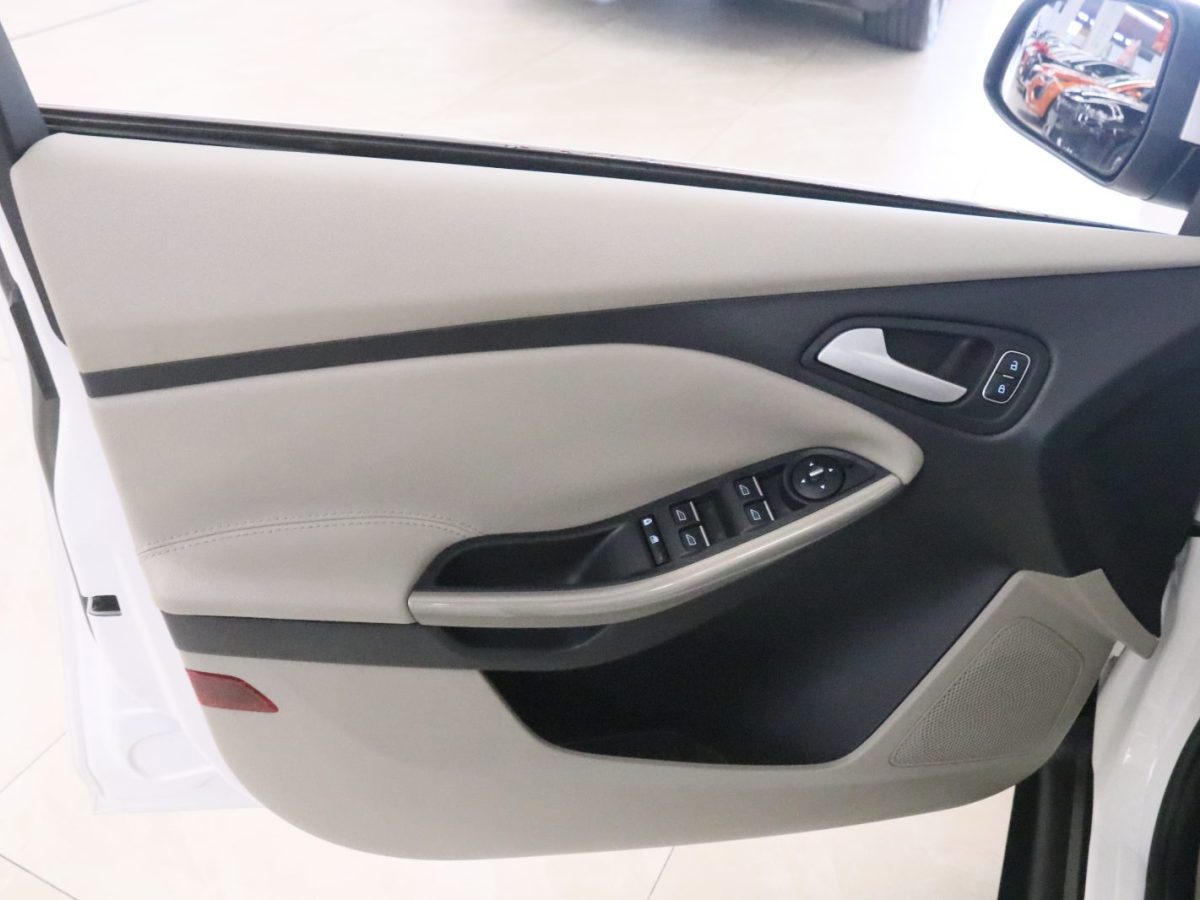 Ford Focus (Imported) 2017 #11 Ford Focus (Imported) 2017 car image #11