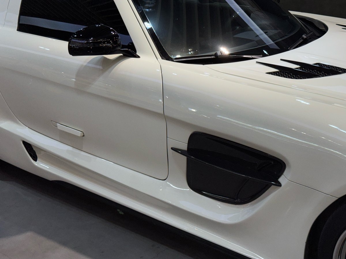 Mercedes-Benz SLS AMG 2012 car image #11