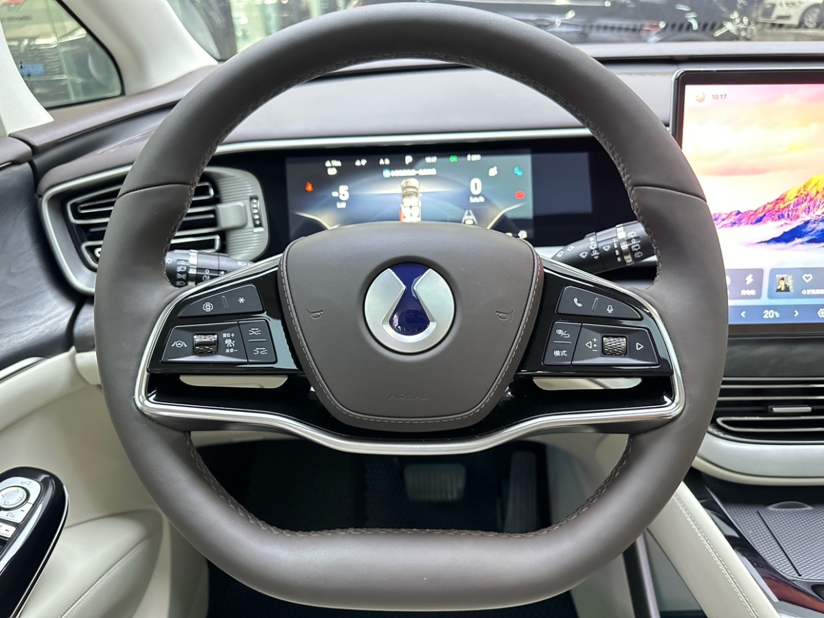 Denza N8L 2024 #11 Denza N8L 2024 car image #11