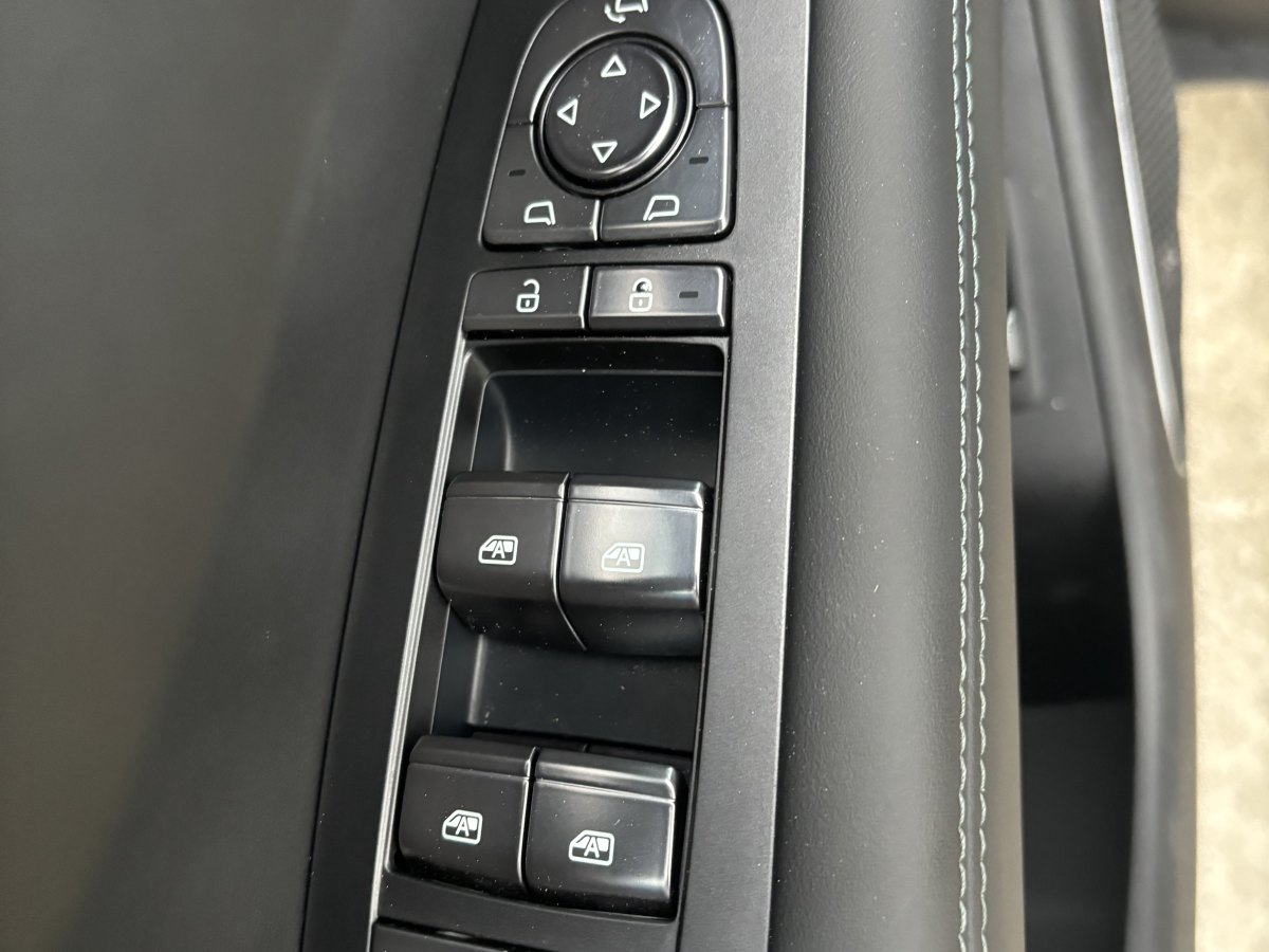 BYD Sea Lion 07 EV 2024 car image #11