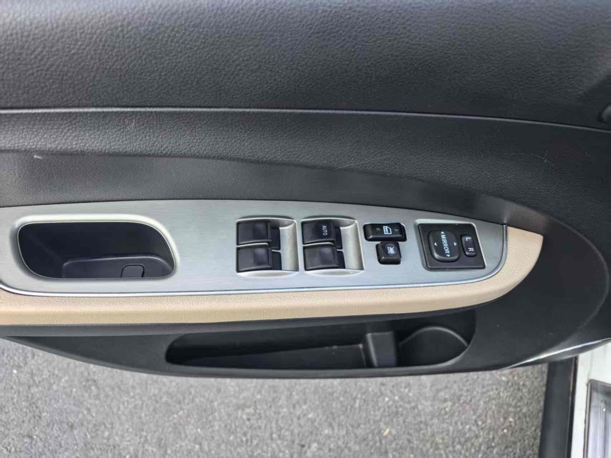 Forthing JOYEAR X3 2015 immagine di auto #11