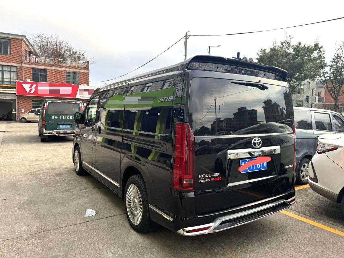 Toyota Hiace 2023 immagine di auto #11