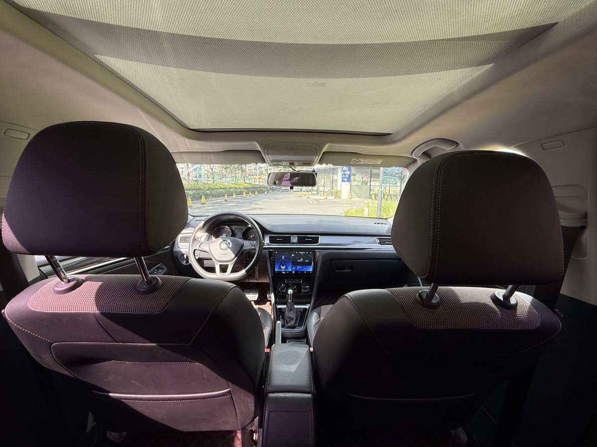 Volkswagen C-Trek 2017 immagine di auto #11