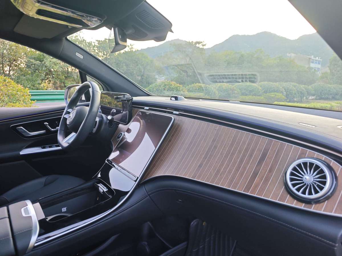 Mercedes-Benz EQE SUV 2023 #11 Mercedes-Benz EQE SUV 2023 car image #11