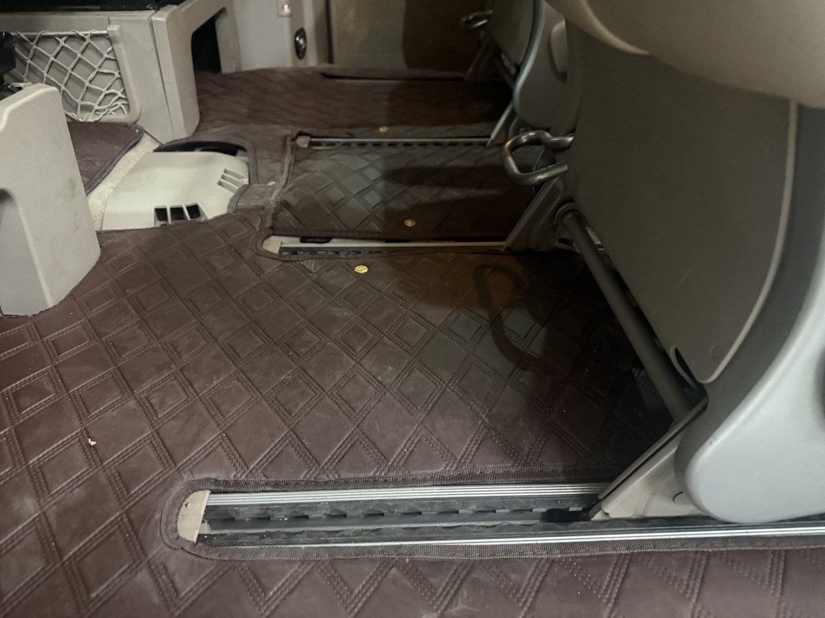 奔驰 唯雅诺 2011 汽车图片 #11