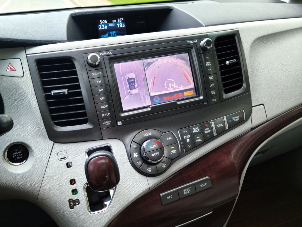 Toyota SIENNA 2010 #11 Toyota SIENNA 2010 imagen de coche #11