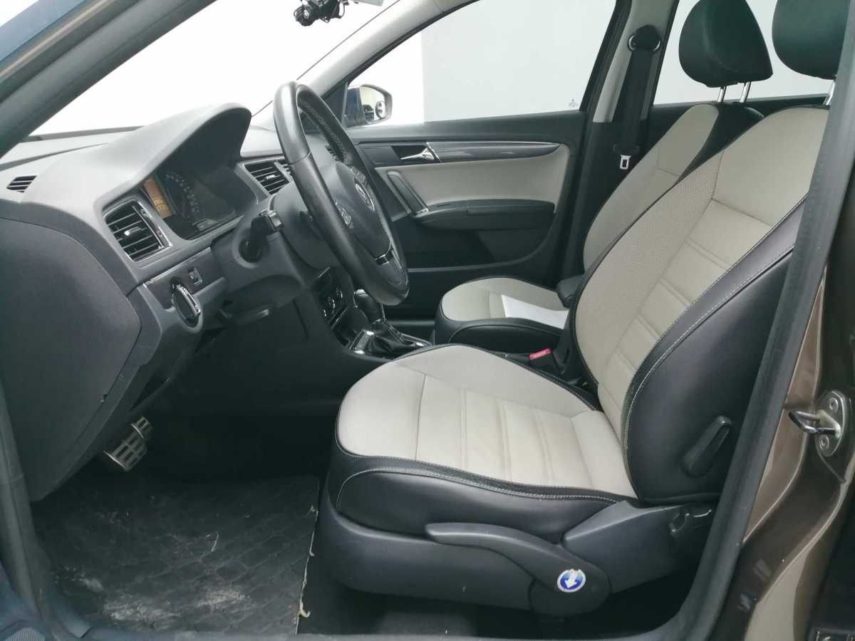 Volkswagen Cross Lavida 2014 immagine di auto #11