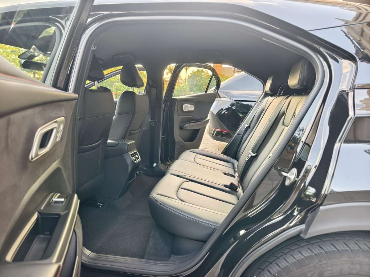 哪吒汽车 哪吒X 2024 #11 哪吒汽车 哪吒X 2024 汽车图片 #11