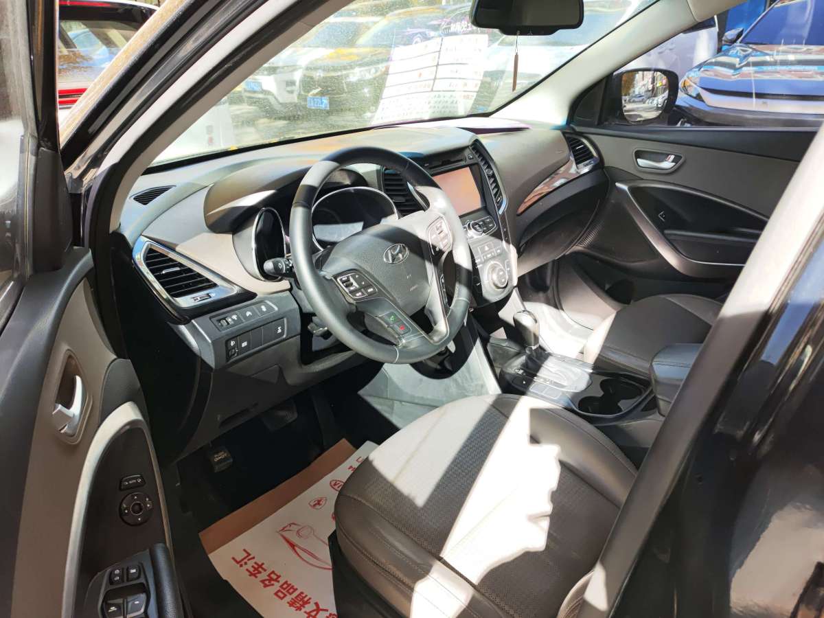 Hyundai Grand Santa Fe 2013 #11 Hyundai Grand Santa Fe 2013 car image #11