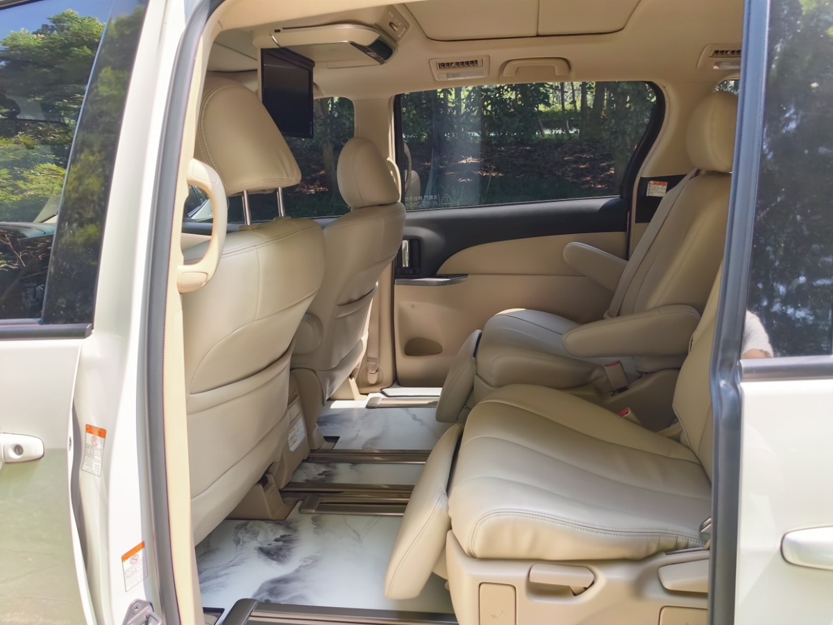 Toyota Previa 2019 car image #11