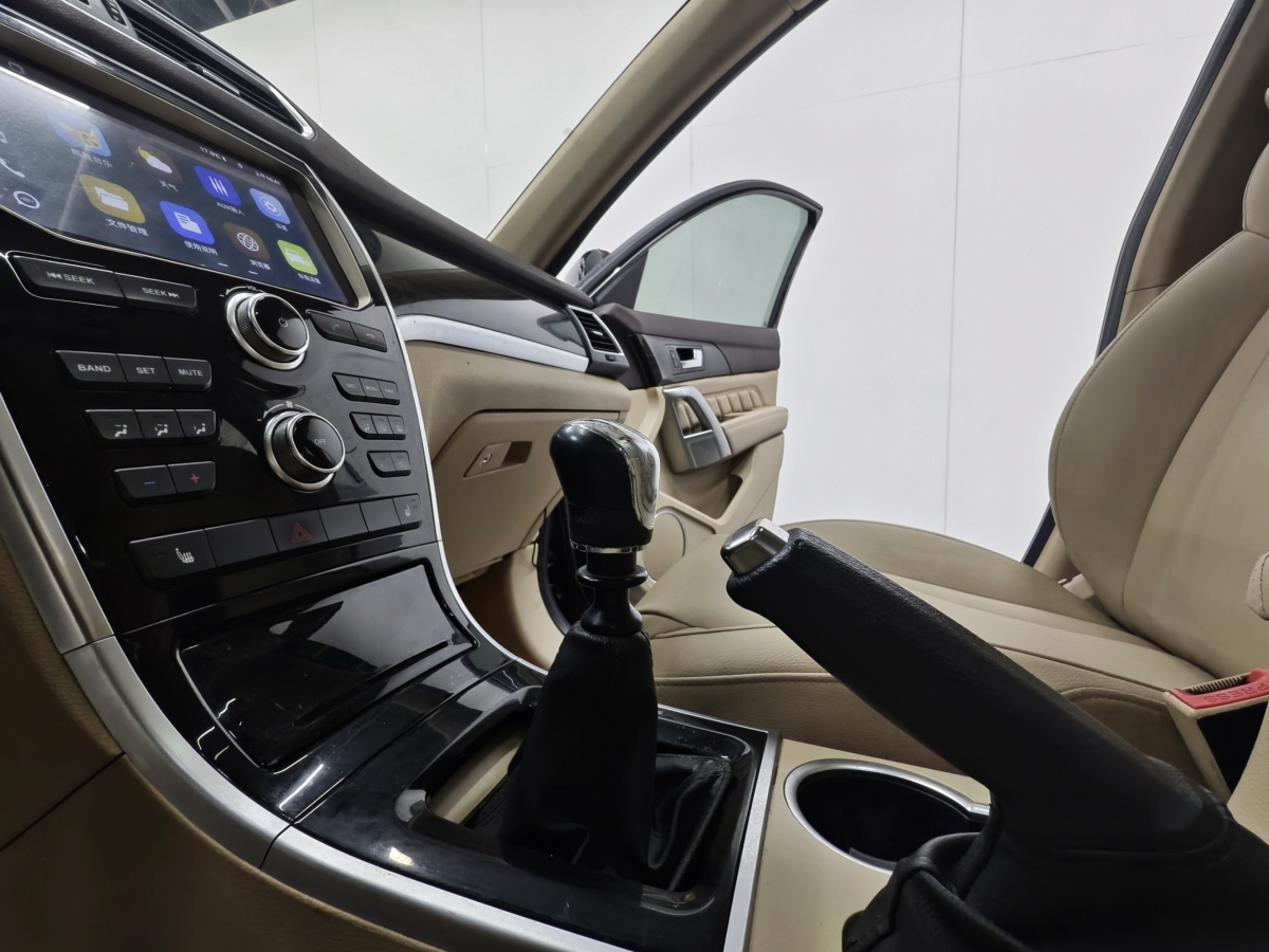 Haval H2 2015 car image #11