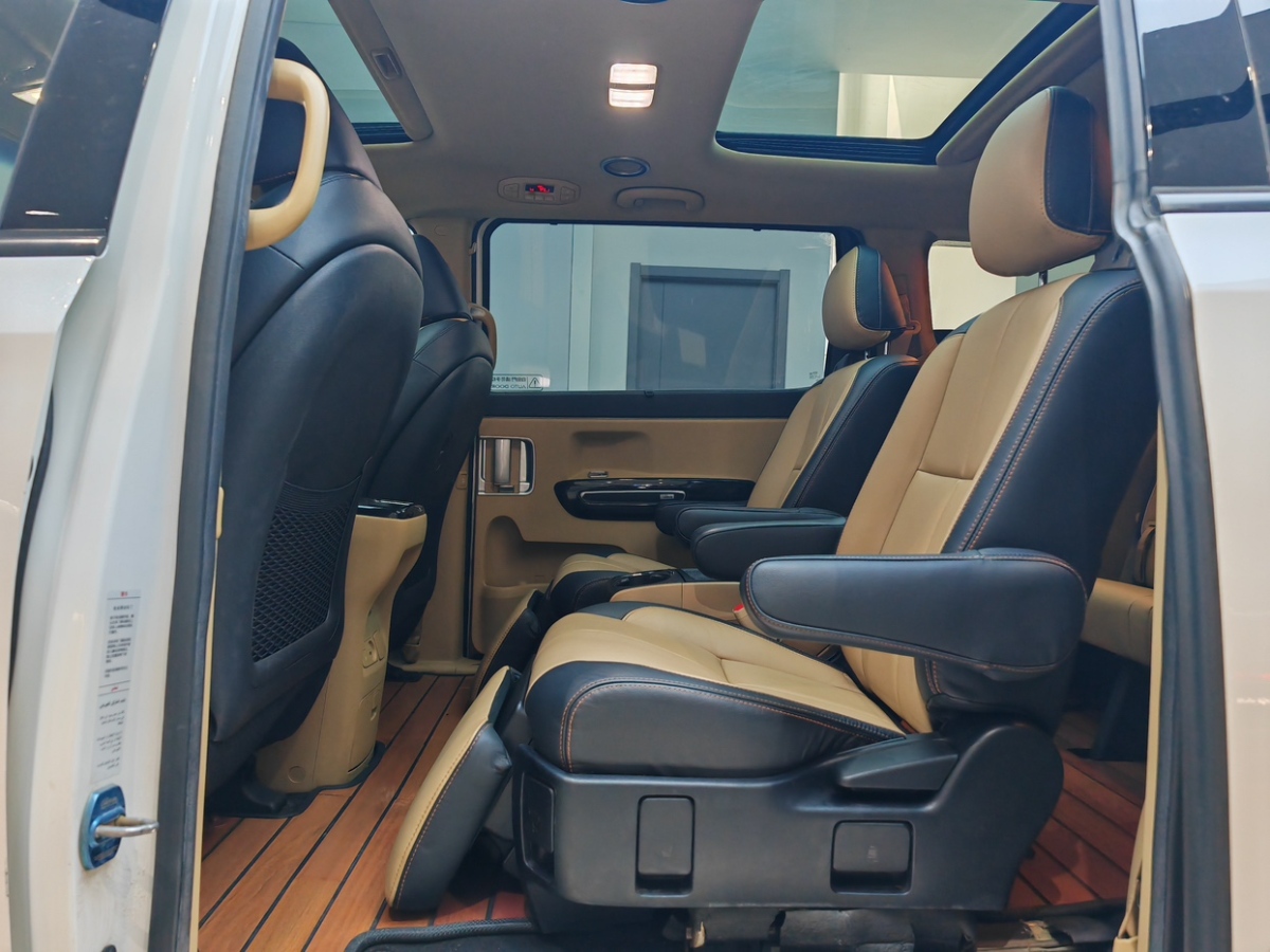 Kia Carnival (Imported) 2017 car image #11