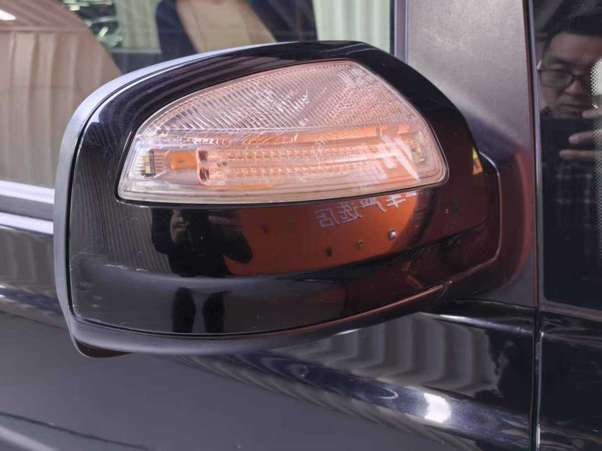 Mercedes-Benz Viano (Imported) 2012 immagine di auto #11