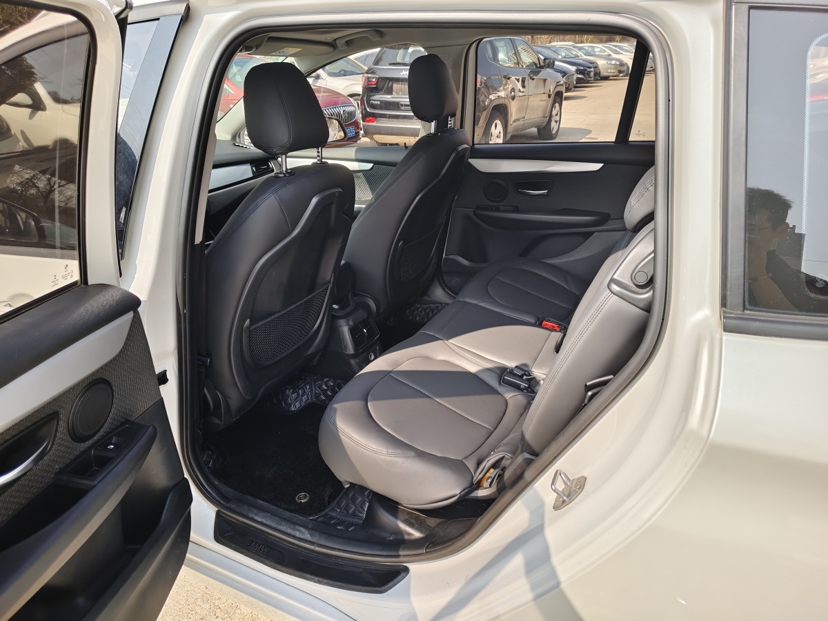 BMW 2 Series Gran Tourer 2017 صورة سيارة #11