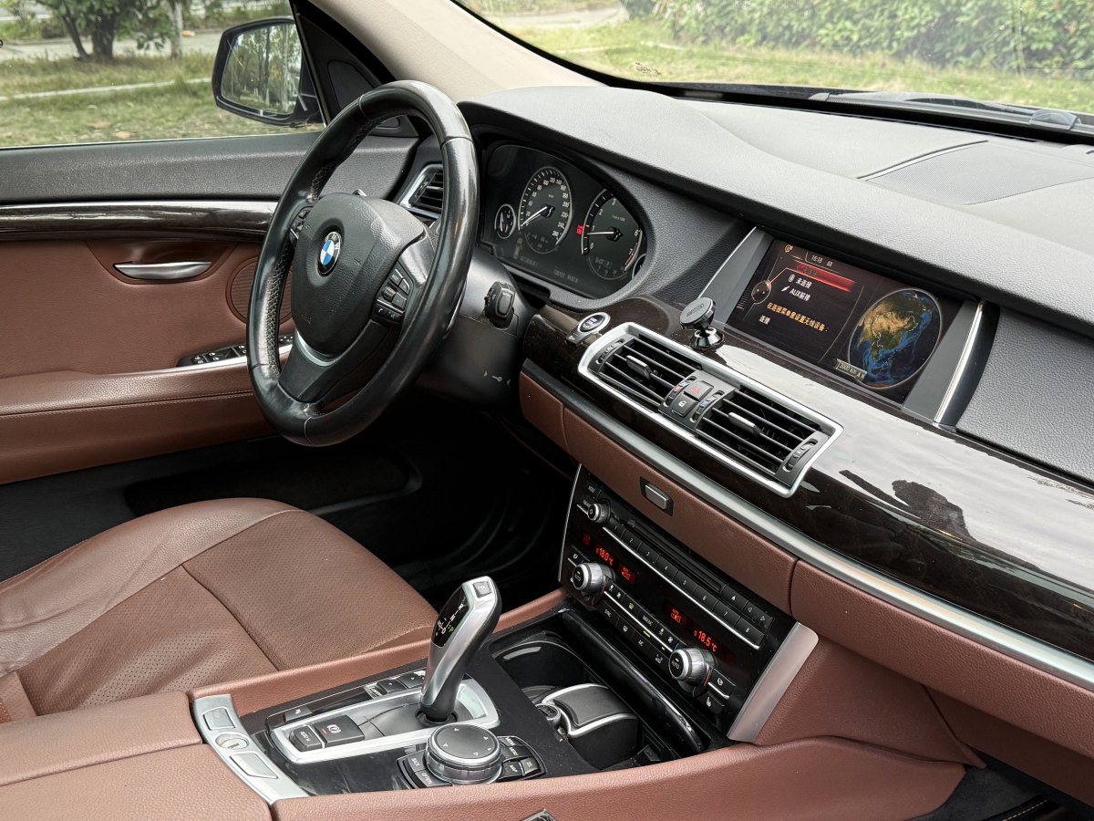 BMW 5 Series GT 2016 immagine di auto #11