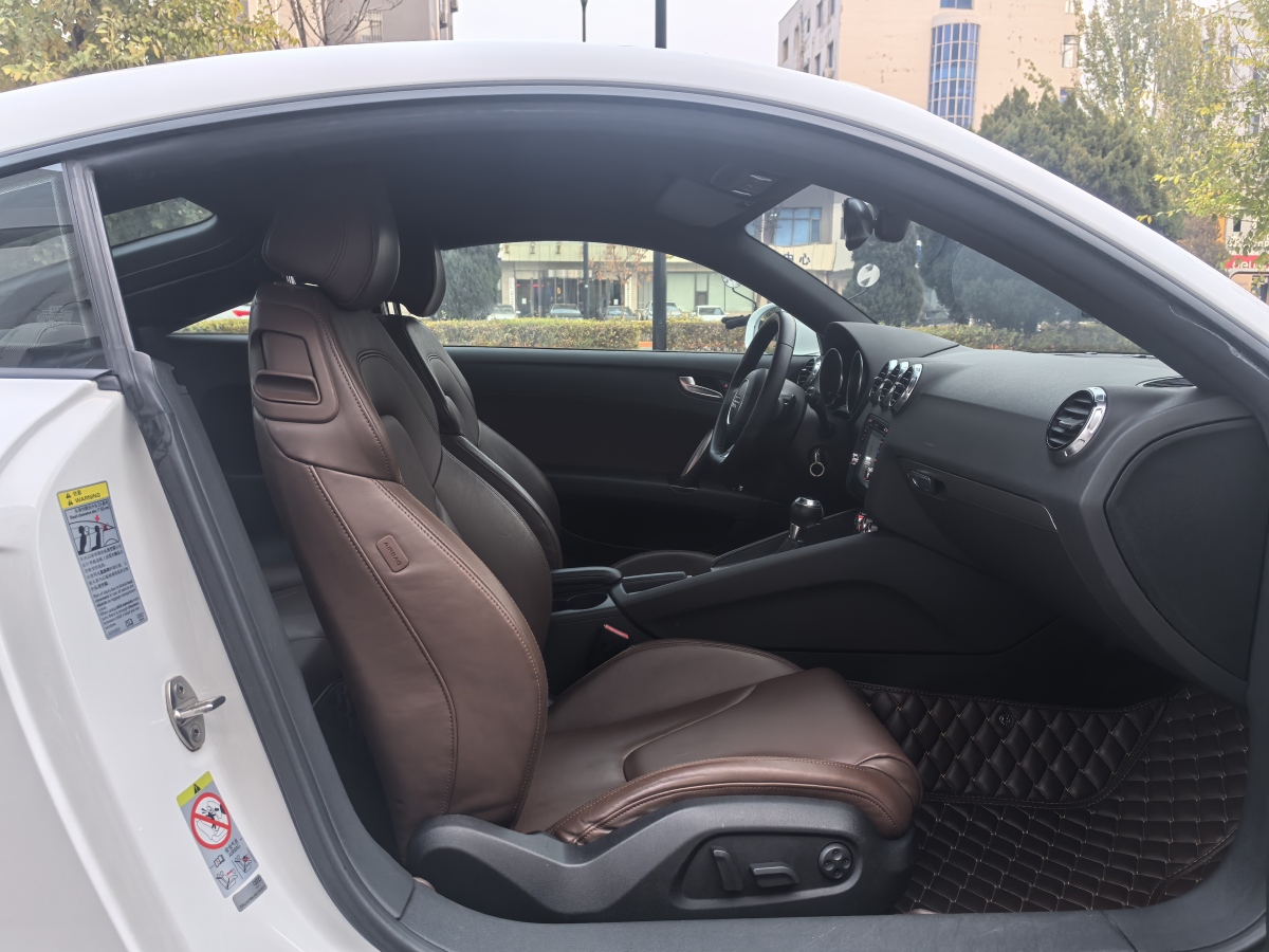 Audi TT 2014 car image #11