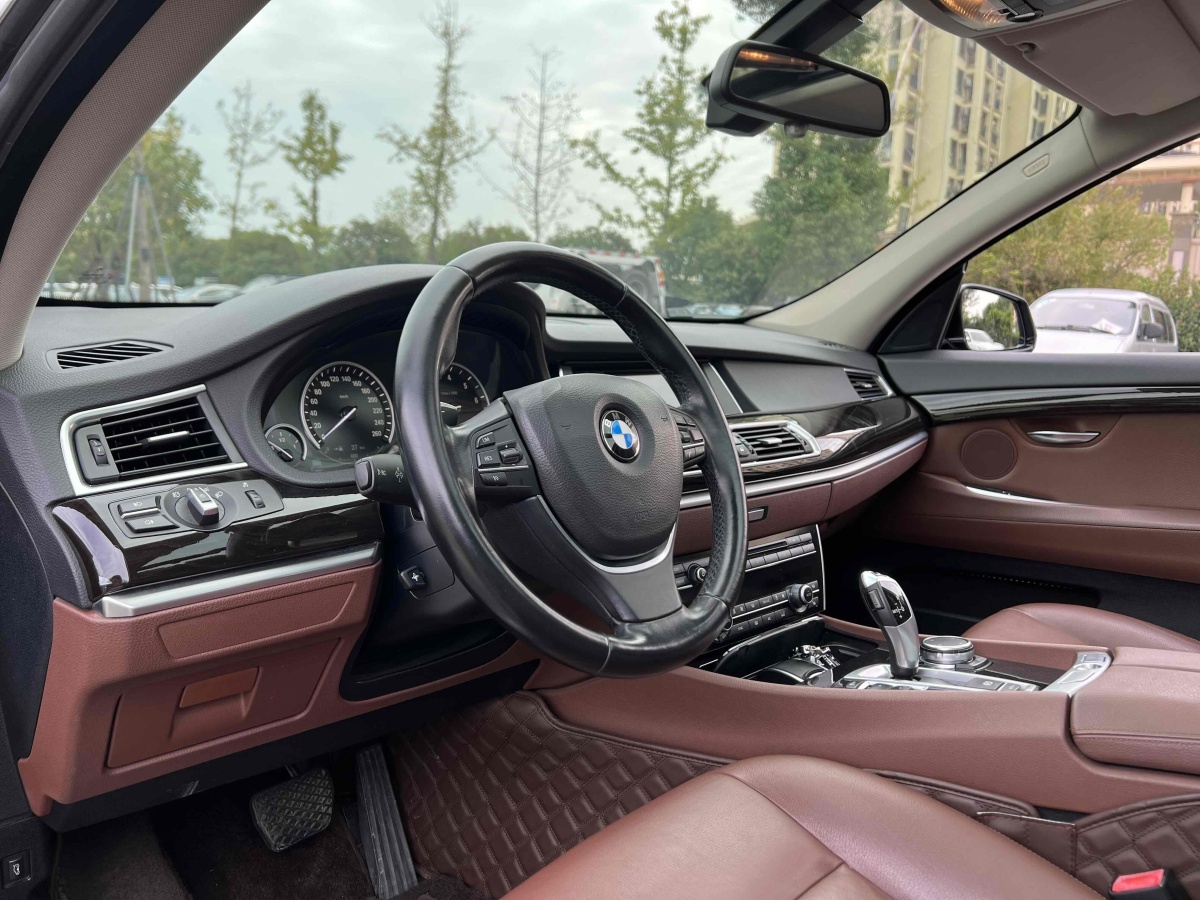 BMW 5 Series GT 2015 immagine di auto #11