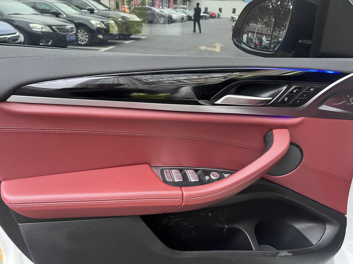 BMW X4 2019 car image #11