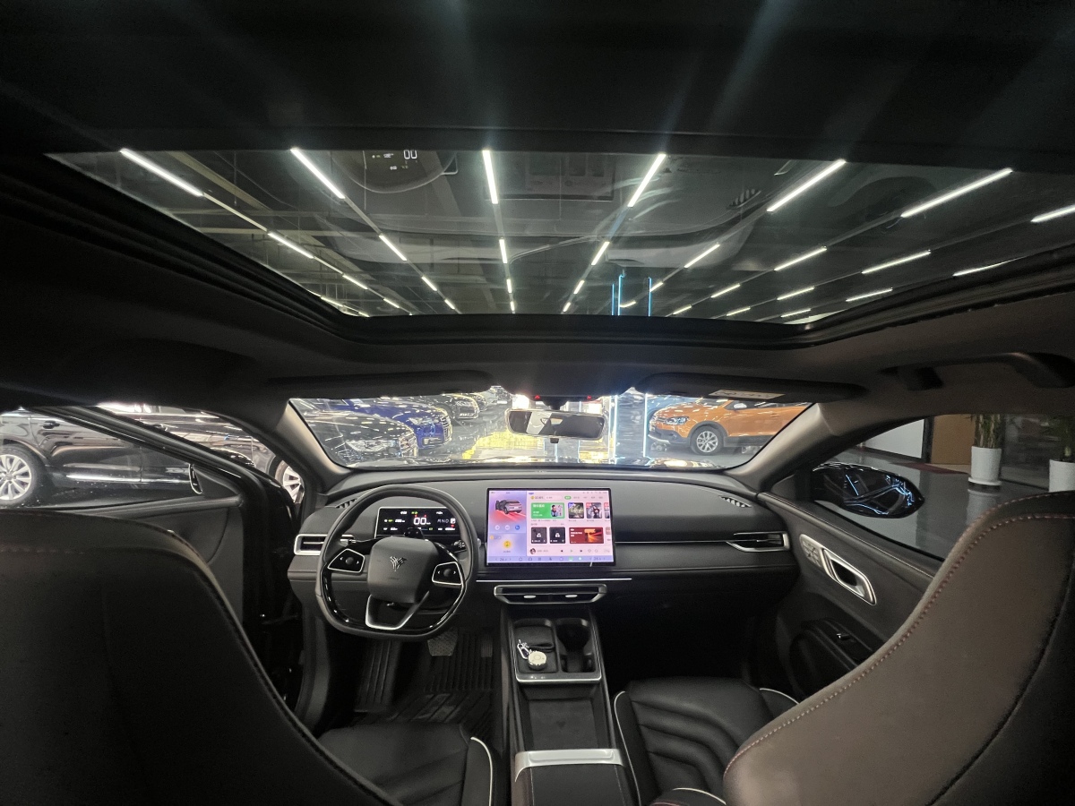 哪吒汽车 哪吒X 2023 汽车图片 #11